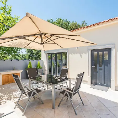 Casa Percan بيت للعطل *
